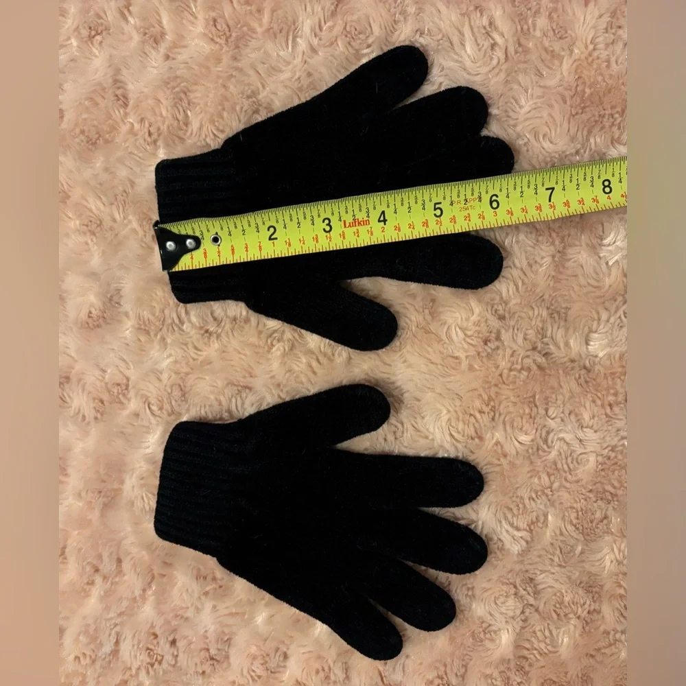 Kids Unisex Black Velour Soft Gloves Size 4-7 ~In excellent condition